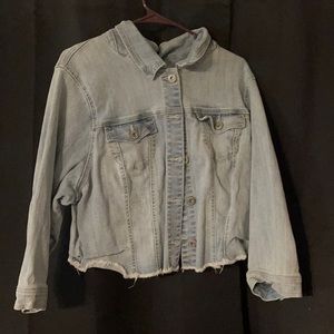 Size 3 denim jacket from Torrid. Never worn.